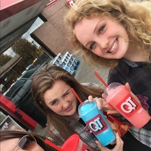 Meet your Posher, Addie